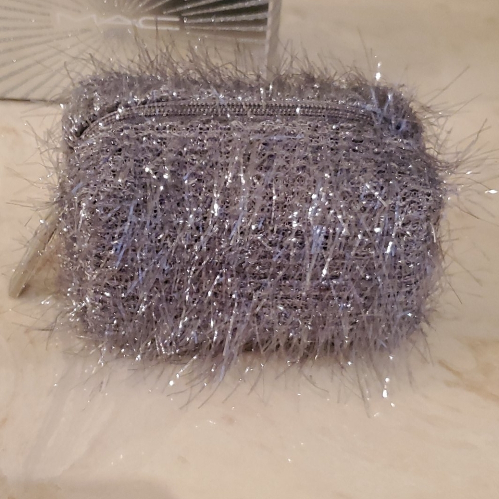 "Firework Like A Charm" M.A.C Mini Pouch/Lipstick - Picture 8 of 16